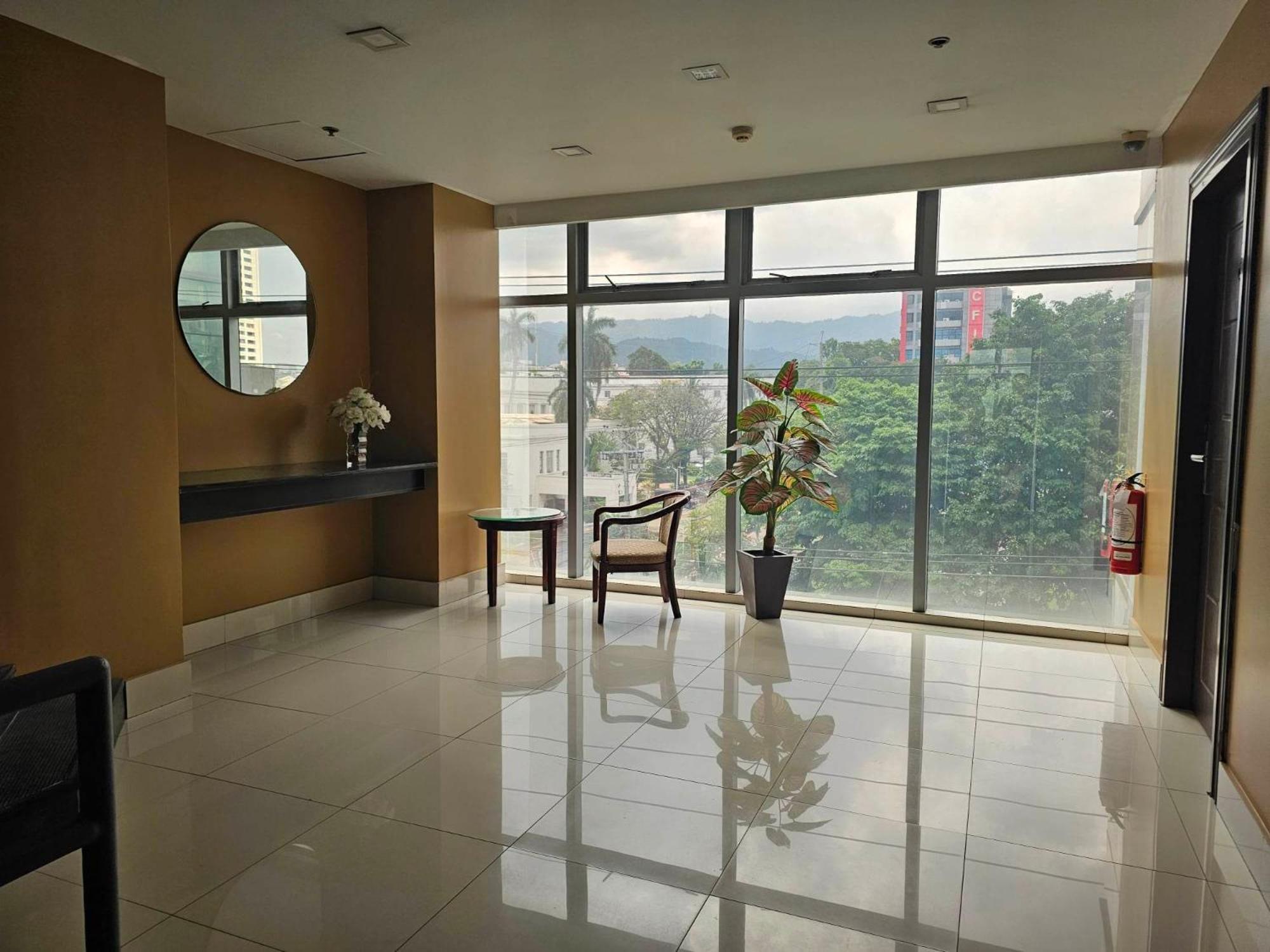Cebu Capitol Central Hotel & Suites Powered By Cocotel المظهر الخارجي الصورة